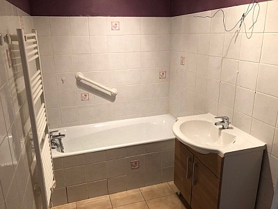 APPARTEMENT T2 A LOUER - ST ETIENNE Badouillere Est-Charite - 50 m2 - 455 € charges comprises par mois