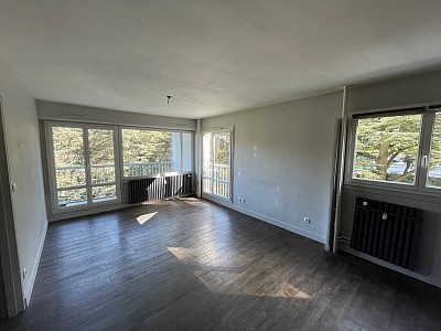 APPARTEMENT T2 A LOUER - ST ETIENNE Le Portail Rouge - 51 m2 - 440 € charges comprises par mois