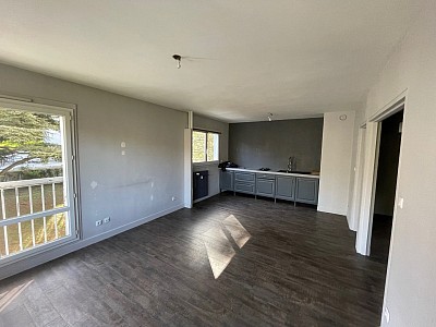 APPARTEMENT T2 A LOUER - ST ETIENNE Le Portail Rouge - 51 m2 - 440 € charges comprises par mois