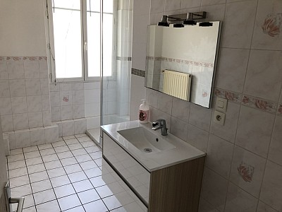 APPARTEMENT T2 A LOUER - ST ETIENNE Saint-Francois-Giron - 53 m2 - 458 € charges comprises par mois