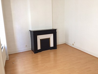 APPARTEMENT T2 A LOUER - ST ETIENNE hyper centre - 41 m2 - 400 € charges comprises par mois