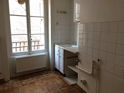 APPARTEMENT T2 A LOUER - ST ETIENNE hyper centre - 41 m2 - 400 € charges comprises par mois