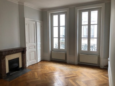 APPARTEMENT T2 A LOUER - ST ETIENNE - 52,71 m2 - 430 € charges comprises par mois