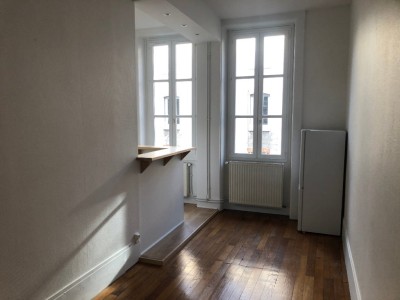 APPARTEMENT T2 A LOUER - ST ETIENNE - 52,71 m2 - 430 € charges comprises par mois