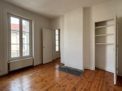 APPARTEMENT T2 A LOUER - ST ETIENNE - 64 m2 - 500 € charges comprises par mois