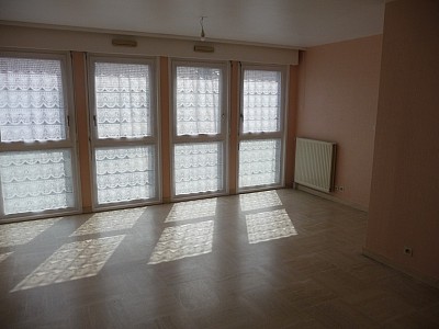 APPARTEMENT T2 A LOUER - ST ETIENNE Saint-Roch - 51 m2 - 443 € charges comprises par mois