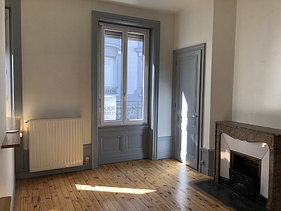 STUDIO A LOUER - ST ETIENNE Bizillon-Charcot Ouest - 39 m2 - 365 € charges comprises par mois