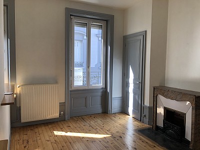 STUDIO A LOUER - ST ETIENNE Bizillon-Charcot Ouest - 39.06 m2 - 375 € charges comprises par mois