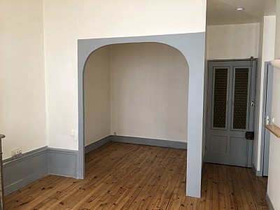 STUDIO A LOUER - ST ETIENNE Bizillon-Charcot Ouest - 39 m2 - 365 € charges comprises par mois
