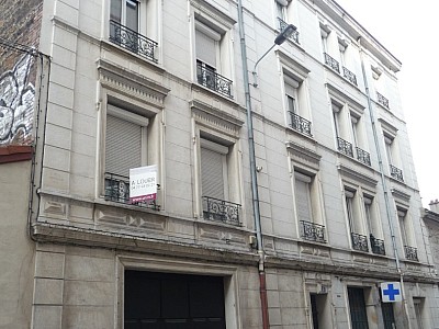 STUDIO A LOUER - ST ETIENNE Bizillon-Charcot Ouest - 39.06 m2 - 375 € charges comprises par mois