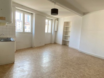 APPARTEMENT T2 - RIVE DE GIER - 47.78 m2 - VENDU