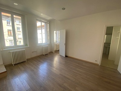 APPARTEMENT T2 A VENDRE - ST ETIENNE - 49,27 m2 - 70000 €