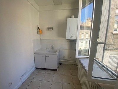 APPARTEMENT T2 A VENDRE - ST ETIENNE - 49,27 m2 - 70000 €
