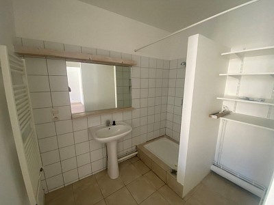 APPARTEMENT T2 A VENDRE - ST ETIENNE - 49,27 m2 - 70000 €