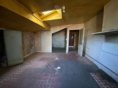 APPARTEMENT T2 A VENDRE - ST ETIENNE - 64 m2 - 30000 €