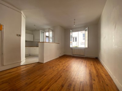 APPARTEMENT T2 A VENDRE - ST ETIENNE - 45.5 m2 - 59000 €