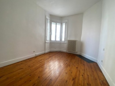 APPARTEMENT T2 A VENDRE - ST ETIENNE - 45.5 m2 - 59000 €