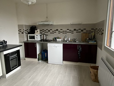 APPARTEMENT T3 A LOUER - CHATEAUNEUF - 76 m2 - 620 € charges comprises par mois