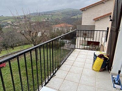 APPARTEMENT T3 A LOUER - CHATEAUNEUF - 76 m2 - 620 € charges comprises par mois