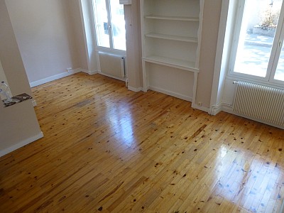 APPARTEMENT T2 A LOUER - FIRMINY Centre - 45 m2 - 365,36 € charges comprises par mois