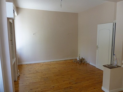 APPARTEMENT T2 A LOUER - FIRMINY Centre - 45 m2 - 365,36 € charges comprises par mois