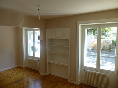 APPARTEMENT T2 A LOUER - FIRMINY Centre - 45 m2 - 365,36 € charges comprises par mois