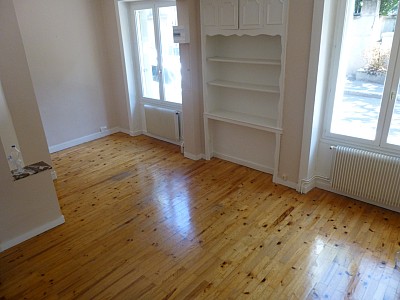 APPARTEMENT T2 A LOUER - FIRMINY Centre - 45 m2 - 365,36 € charges comprises par mois