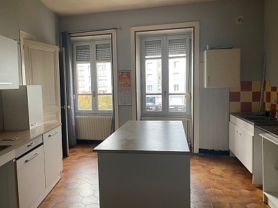 APPARTEMENT T3 A LOUER - RIVE DE GIER Centre - 88 m2 - 550 € charges comprises par mois