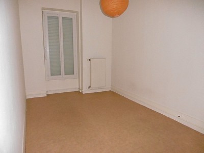 APPARTEMENT T3 A LOUER - RIVE DE GIER La Roche-Les Flaches - 80 m2 - 530 € charges comprises par mois