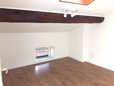 APPARTEMENT T3 A LOUER - RIVE DE GIER Centre - 49 m2 - 420 € charges comprises par mois
