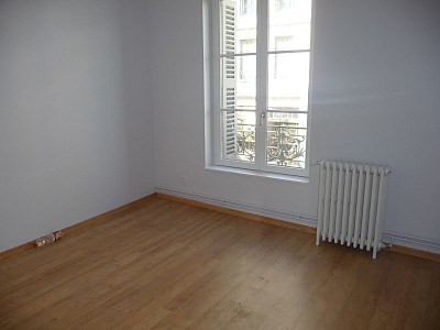 APPARTEMENT T3 A LOUER - ST ETIENNE Prefecture - 73.8 m2 - 620 € charges comprises par mois