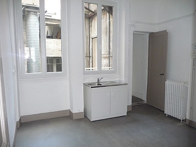 APPARTEMENT T3 A LOUER - ST ETIENNE Peuple-Boivin-St Jacques - 65 m2 - 436 € charges comprises par mois