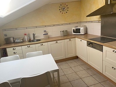 APPARTEMENT T3 A LOUER - ST ETIENNE Cret de Roc Ouest - 110 m2 - 550 € charges comprises par mois
