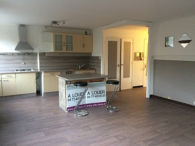 APPARTEMENT T3 A LOUER - ST ETIENNE Parc de l Europe Est - 61 m2 - 585 € charges comprises par mois