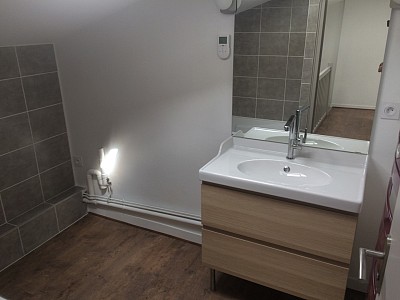 APPARTEMENT T3 A LOUER - ST ETIENNE Cret de Roc Ouest - 72 m2 - 610 € charges comprises par mois