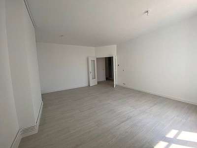 APPARTEMENT T3 A LOUER - ST ETIENNE Hotel-de-Ville - 83 m2 - 650 € charges comprises par mois