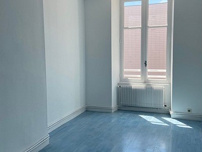 APPARTEMENT T3 A LOUER - ST ETIENNE Hotel-de-Ville - 83 m2 - 650 € charges comprises par mois