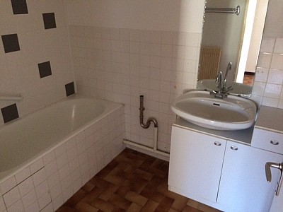 T3 A LOUER - UNIEUX Centre Est - 58 m2 - 618 € charges comprises par mois