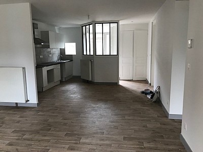 APPARTEMENT T3 A LOUER - UNIEUX Sud Est - 79 m2 - 607 € charges comprises par mois