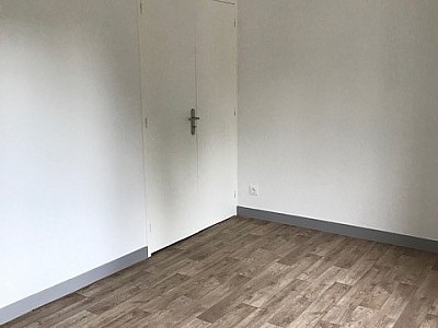 APPARTEMENT T3 A LOUER - UNIEUX Sud Est - 79 m2 - 607 € charges comprises par mois