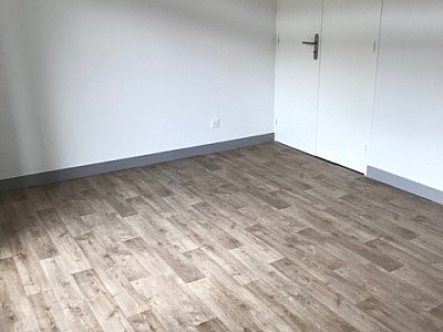 APPARTEMENT T3 A LOUER - UNIEUX Sud Est - 79 m2 - 607 € charges comprises par mois