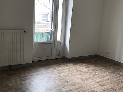 APPARTEMENT T3 A LOUER - UNIEUX Sud Est - 79 m2 - 607 € charges comprises par mois