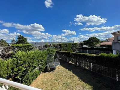 APPARTEMENT T3 A LOUER - VEAUCHE Bourg Sud - 78 m2 - 800 € charges comprises par mois
