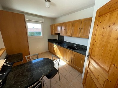 APPARTEMENT T3 A LOUER - VEAUCHE Bourg Sud - 78 m2 - 800 € charges comprises par mois