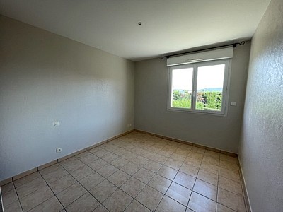 APPARTEMENT T3 A LOUER - VEAUCHE Bourg Sud - 78 m2 - 800 € charges comprises par mois