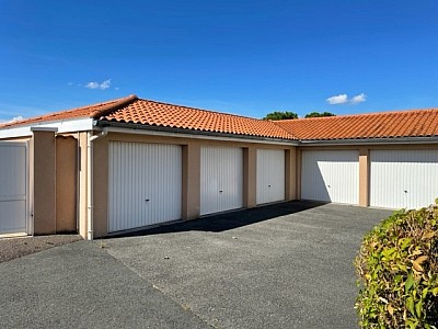 APPARTEMENT T3 A LOUER - VEAUCHE Bourg Sud - 78 m2 - 800 € charges comprises par mois
