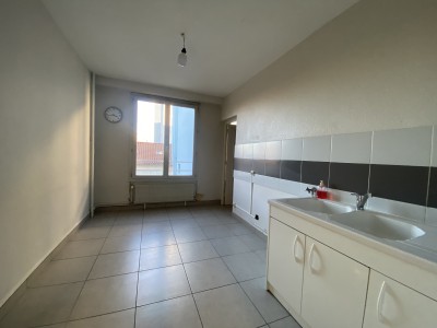 APPARTEMENT T3 - ST ETIENNE BADOUILLERE/ALBERT THOMAS - 104 m2 - VENDU