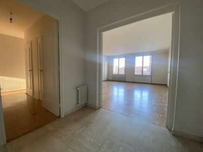 APPARTEMENT T3 A VENDRE - ST ETIENNE BADOUILLERE/ALBERT THOMAS - 104 m2 - 105000 €