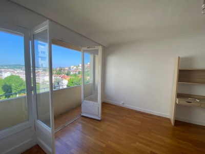 APPARTEMENT T3 A VENDRE - ST ETIENNE - 57 m2 - 67000 €