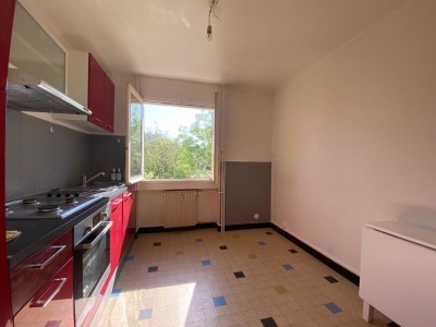 APPARTEMENT T3 A VENDRE - ST ETIENNE - 57 m2 - 67000 €